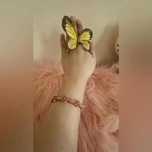 🤩Handmade Beautiful Bracelet Good For Gifts 🥰okay check the picture and video